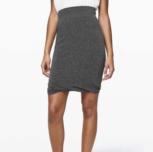 Lululemon Boulevard Bliss Skirt Size 4 Heathered Black / White BLK/WHT